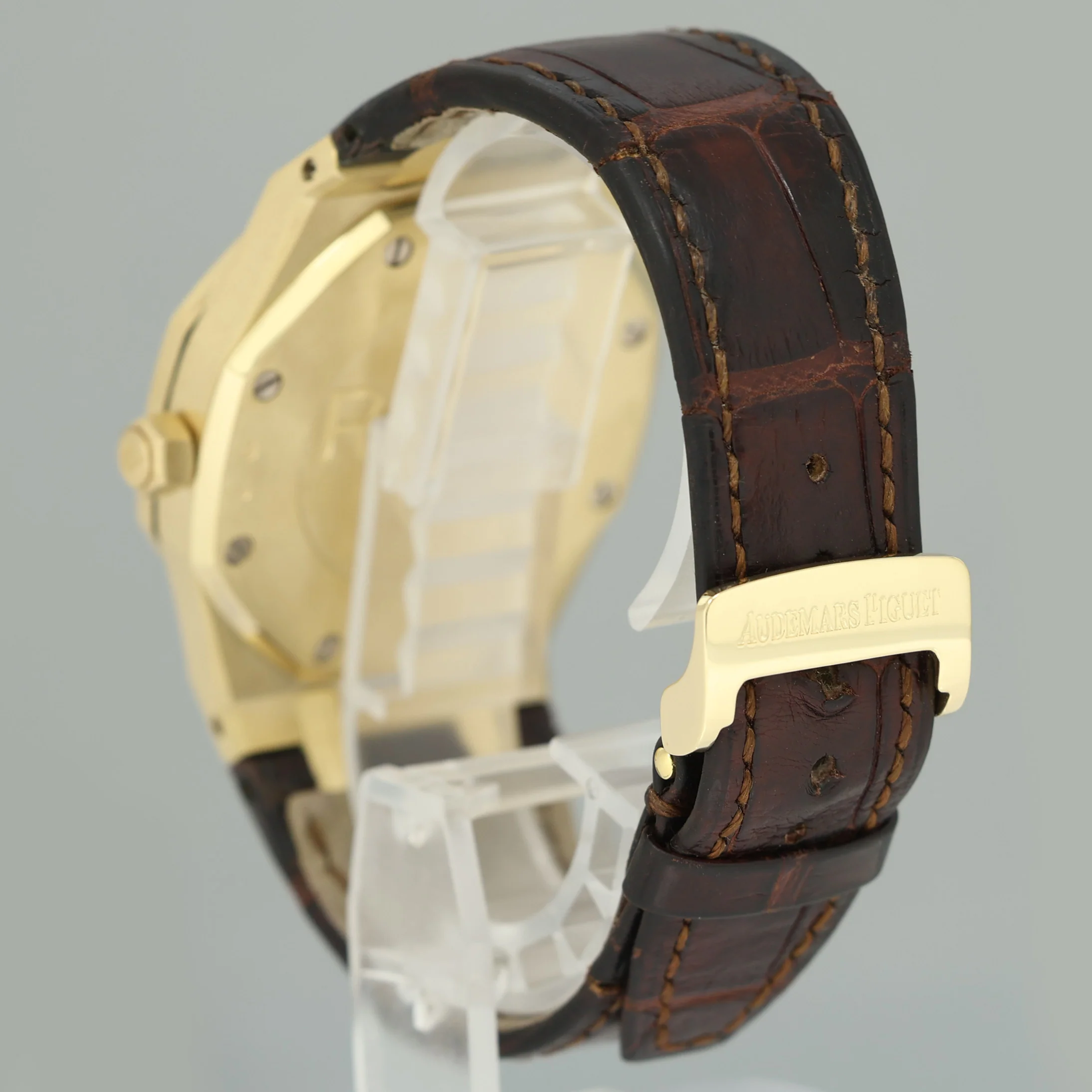 MINT Audemars Piguet AP Royal Oak Yellow Gold 26120ba 39mm White Leather Watch Box - Image 4