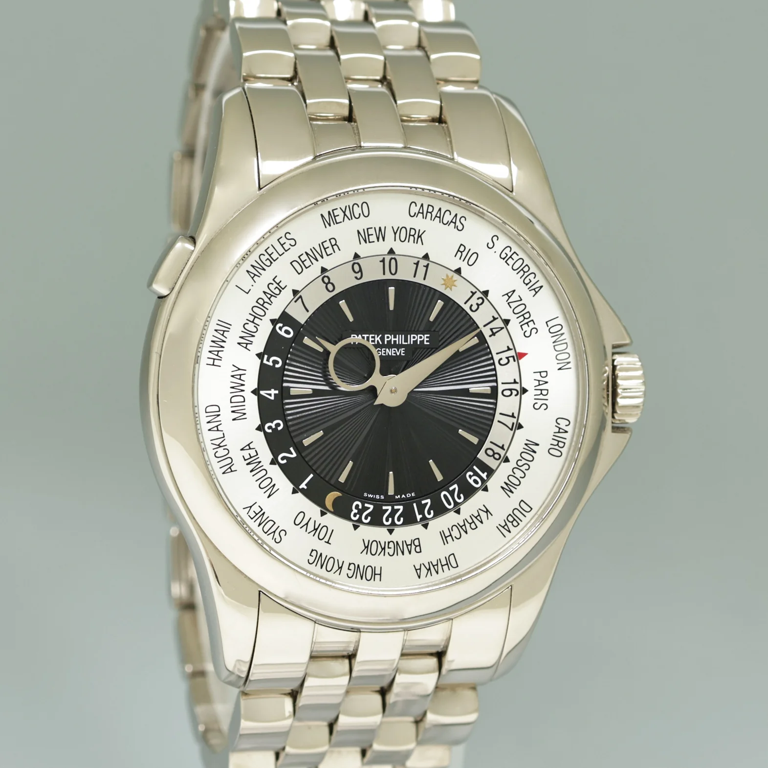 MINT Patek Philippe 5130/1g 39mm White Gold Bracelet Blue World Time Watch Box - Image 3